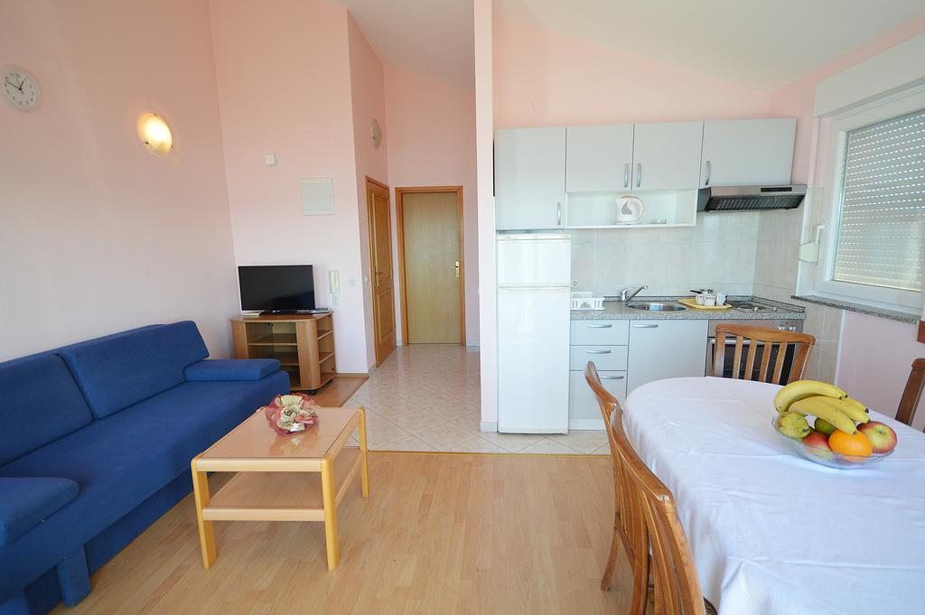 Apartments Danijela 2 Sukošan 部屋 写真